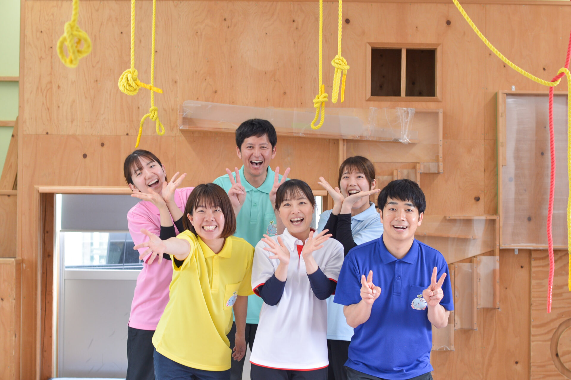 子どもの未来を創る仕事を探しているあなたへ。あなたの笑顔を本当に必要としてる場所が「くじらぐも」にあります。