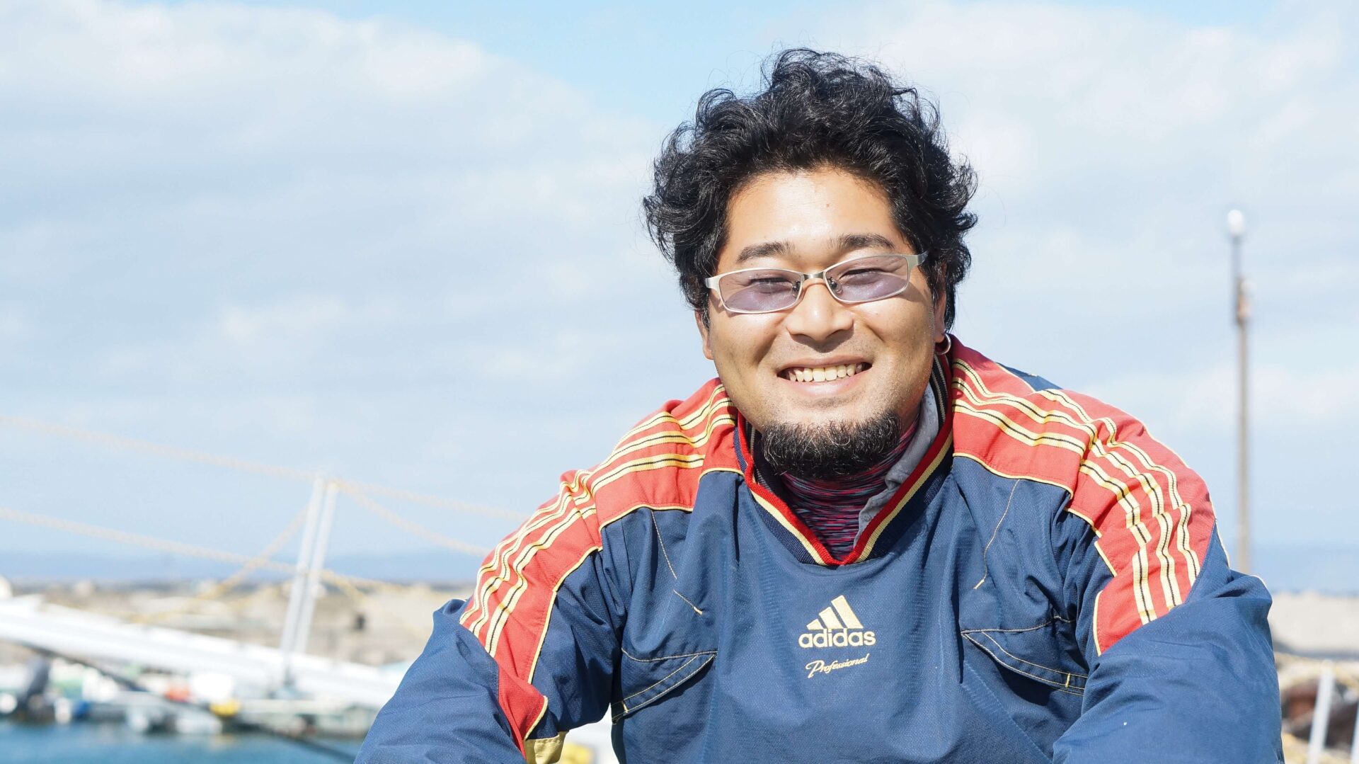 一見、強面。話すと橘湾のような穏やかな表情を見せる漁撈長。天洋丸・白水 涼さん