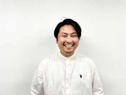 人を育て、企業を育てる。心の片隅にしまっていた夢をオカシノフルカワで実現させたい。営業部長・柿川 昌寛さん。